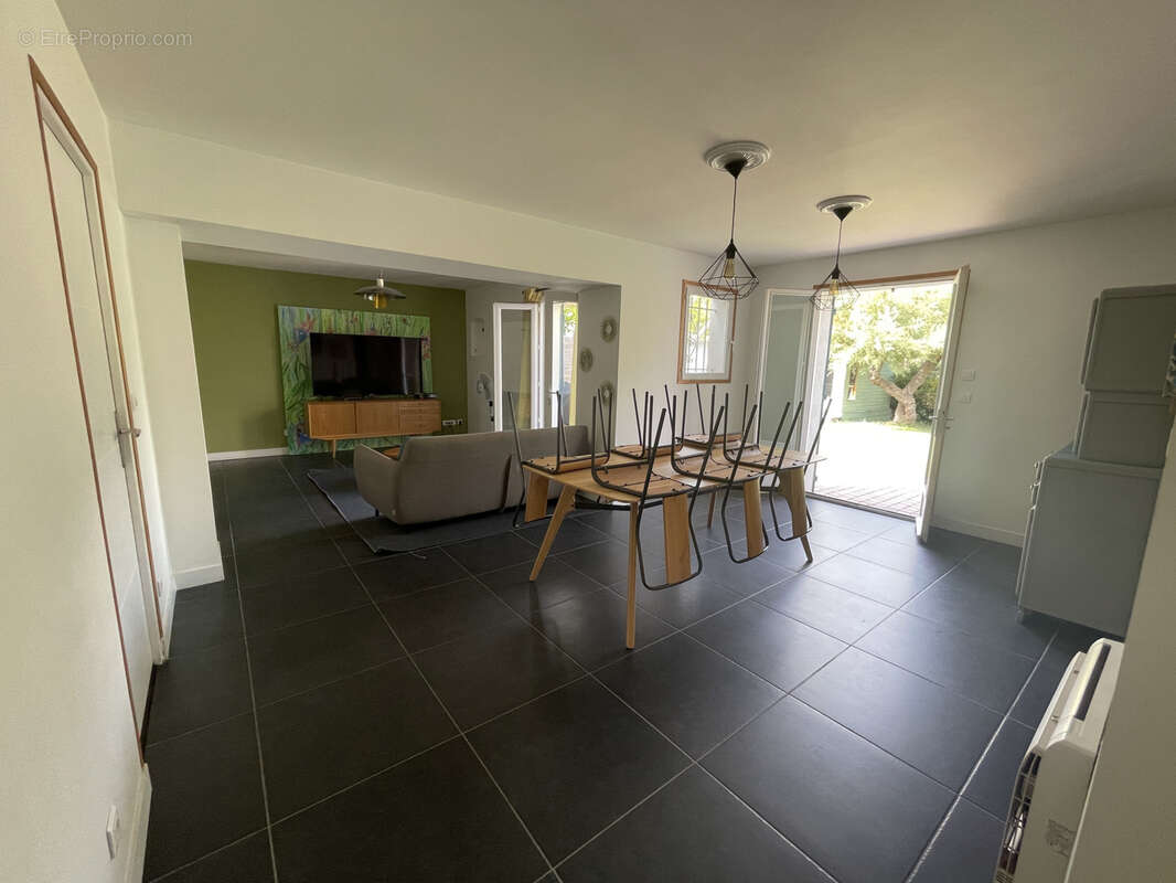 Maison à SAINT-CYR-SUR-MER