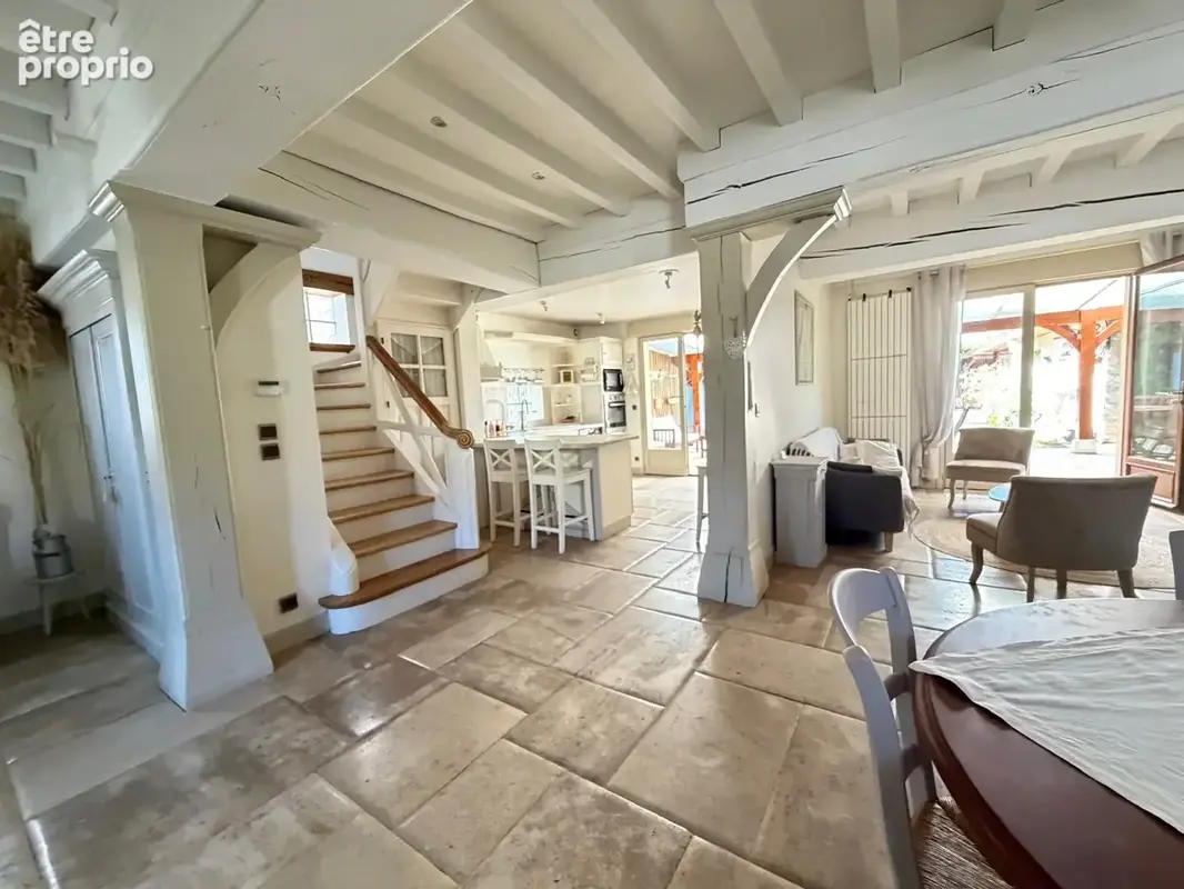 Charmante maison traditionnelle - 130 m2 habitables - 5 chambres - 396 m2 de terrain - photo 4