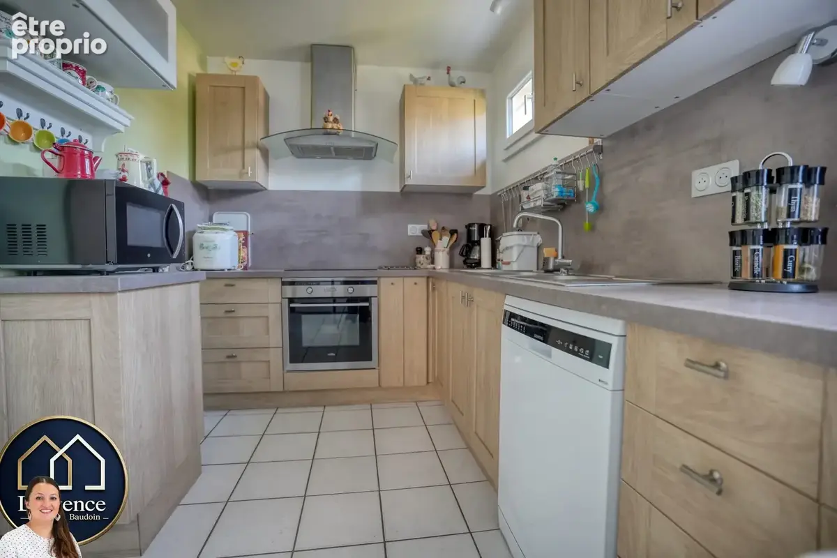 Maison 8 pièces 118 m² à vendre à Nogent-Le-Roi (28210) - photo 2