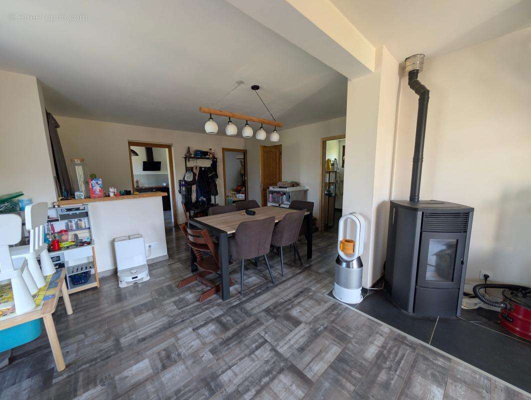A vendre à BLOYE – Maison individuelle rénovée avec grand terrain et fort potentiel d'évolution - photo 5
