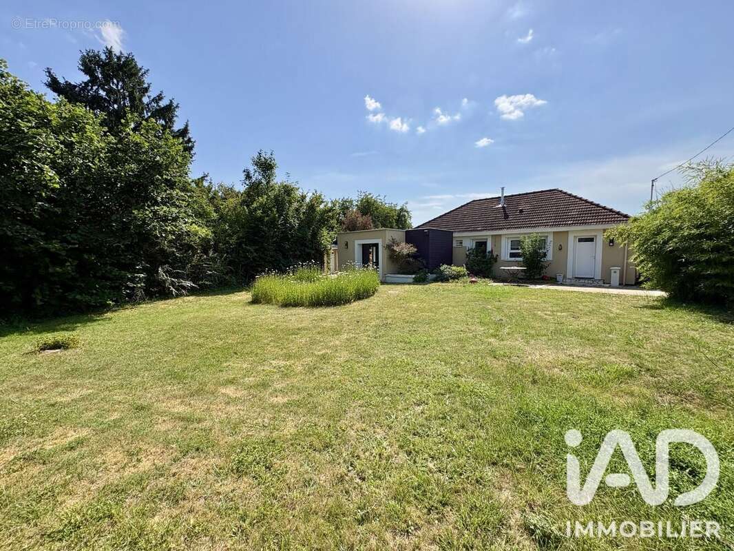 Maison 112 m² à Saint-Cyr-Sur-Loire  - photo 2