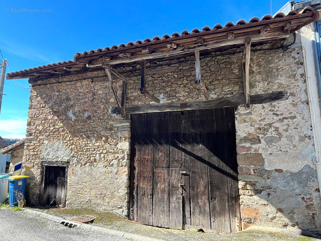 Autre à CONDAT-SUR-VIENNE