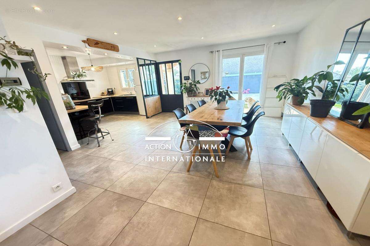 Maison à SAINT-MARTIN-DE-CRAU