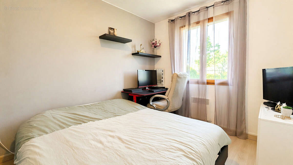 Maison à CHAMPROND-EN-GATINE