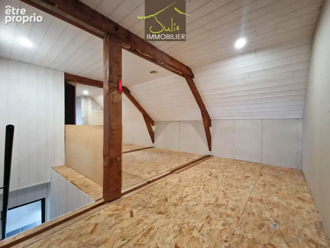 Maison familiale aux portes de bressuire avec 1,6 hectare de terrain - photo 11