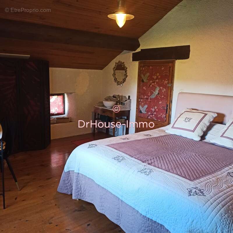 Maison à SAINT-HOSTIEN