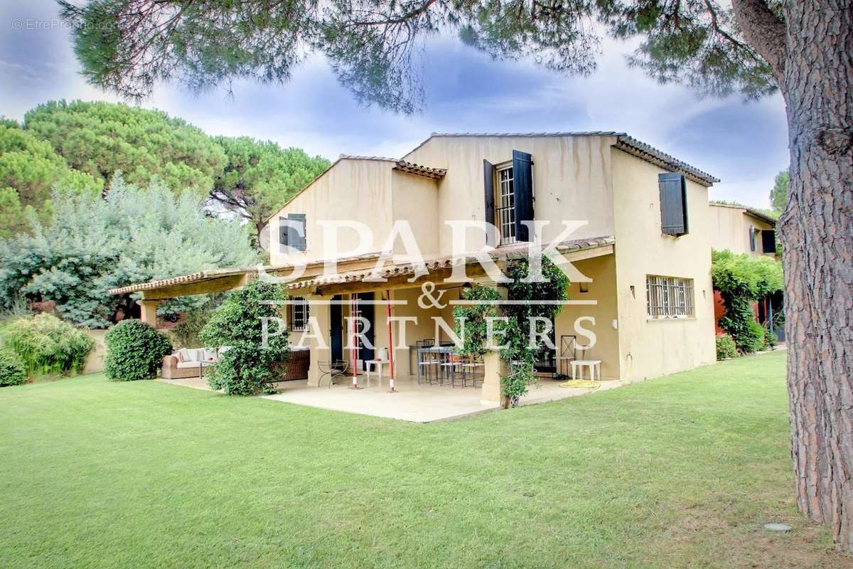 Maison à RAMATUELLE