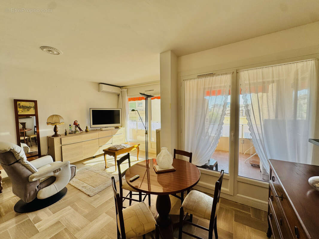 Appartement à HYERES