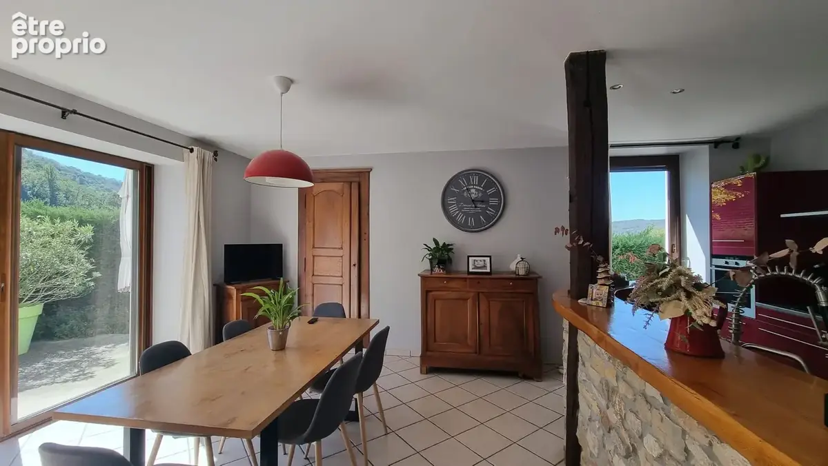 Champagneux   une maison de caractère qui ne demande qu’à écrire la suite de son histoire… - photo 12