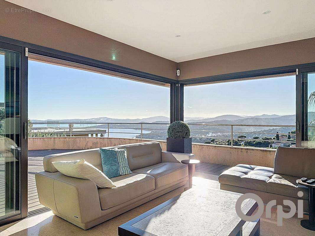 Maison à LES ISSAMBRES