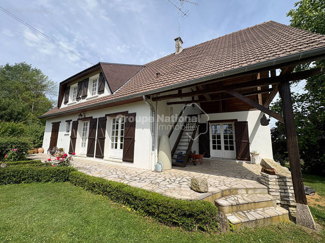 Maison à SAINTE-GENEVIEVE