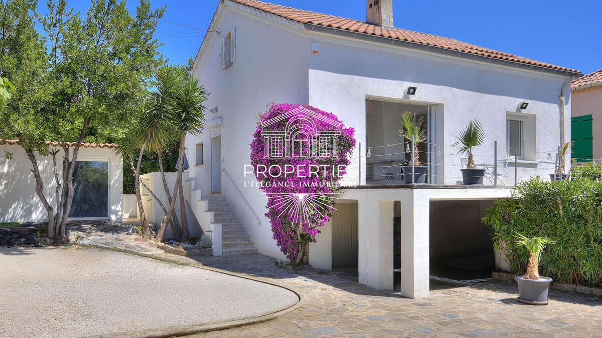Bormes - le pin - maison de 143m² - garage - dependance - piscine - photo 14