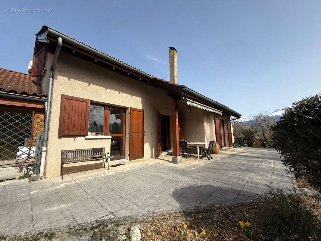 Maison à MONTBONNOT-SAINT-MARTIN