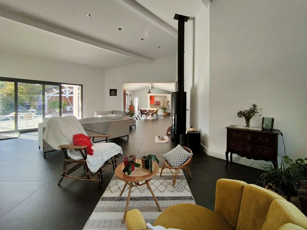 Maison à CABANAC-ET-VILLAGRAINS