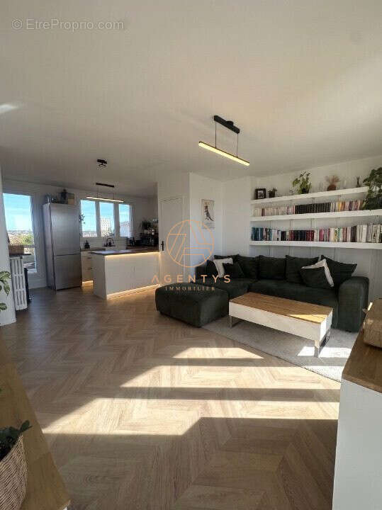 Appartement à SAINT-MAUR-DES-FOSSES