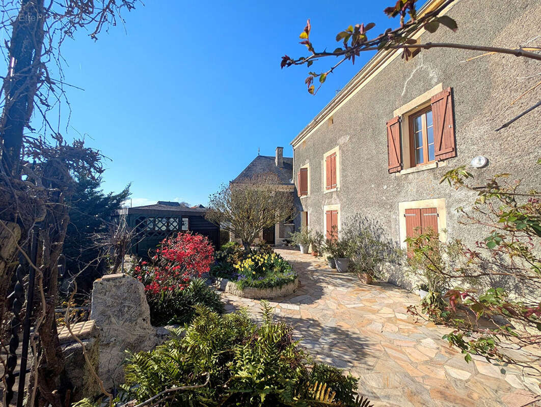 Maison à DOUE-LA-FONTAINE
