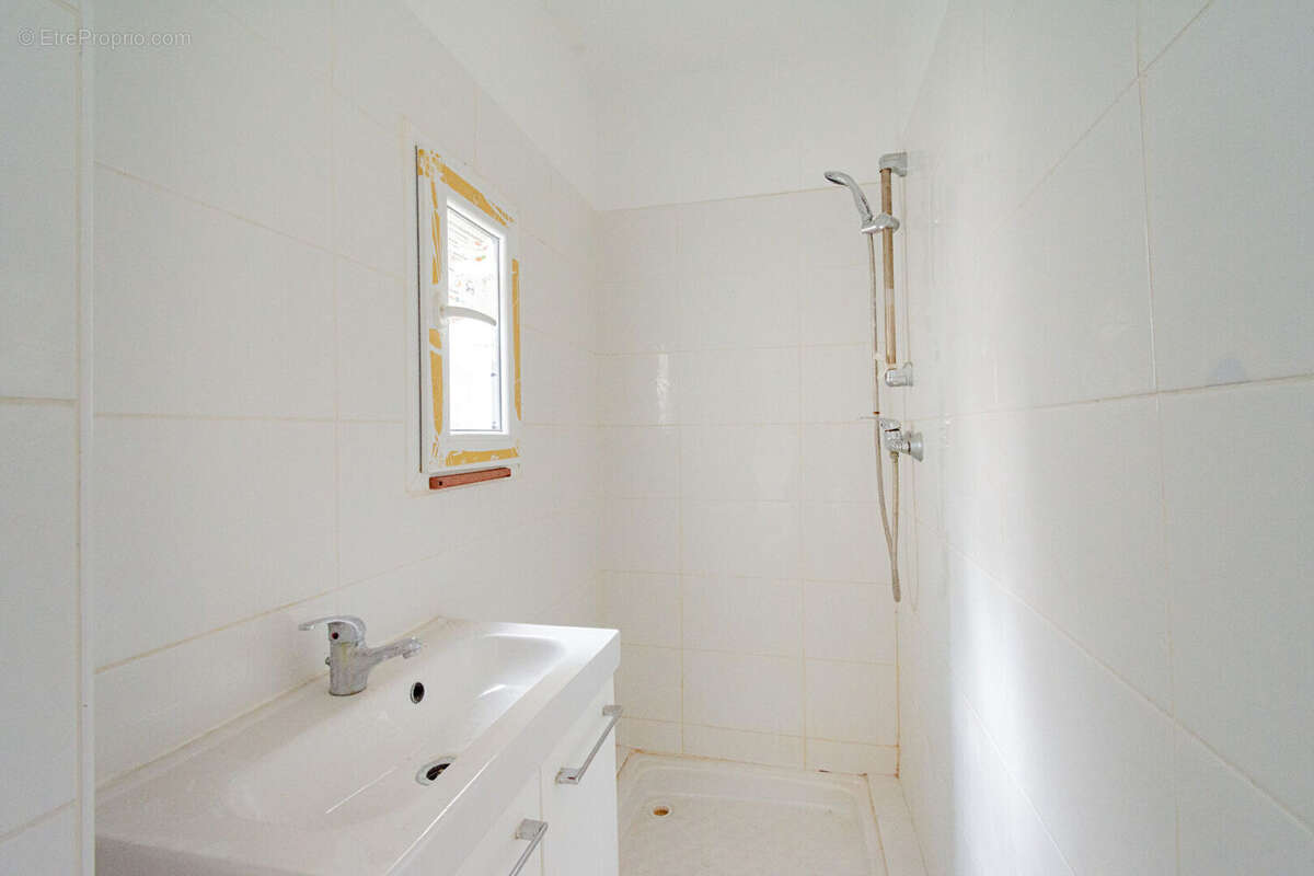 Appartement à MARSEILLE-1E