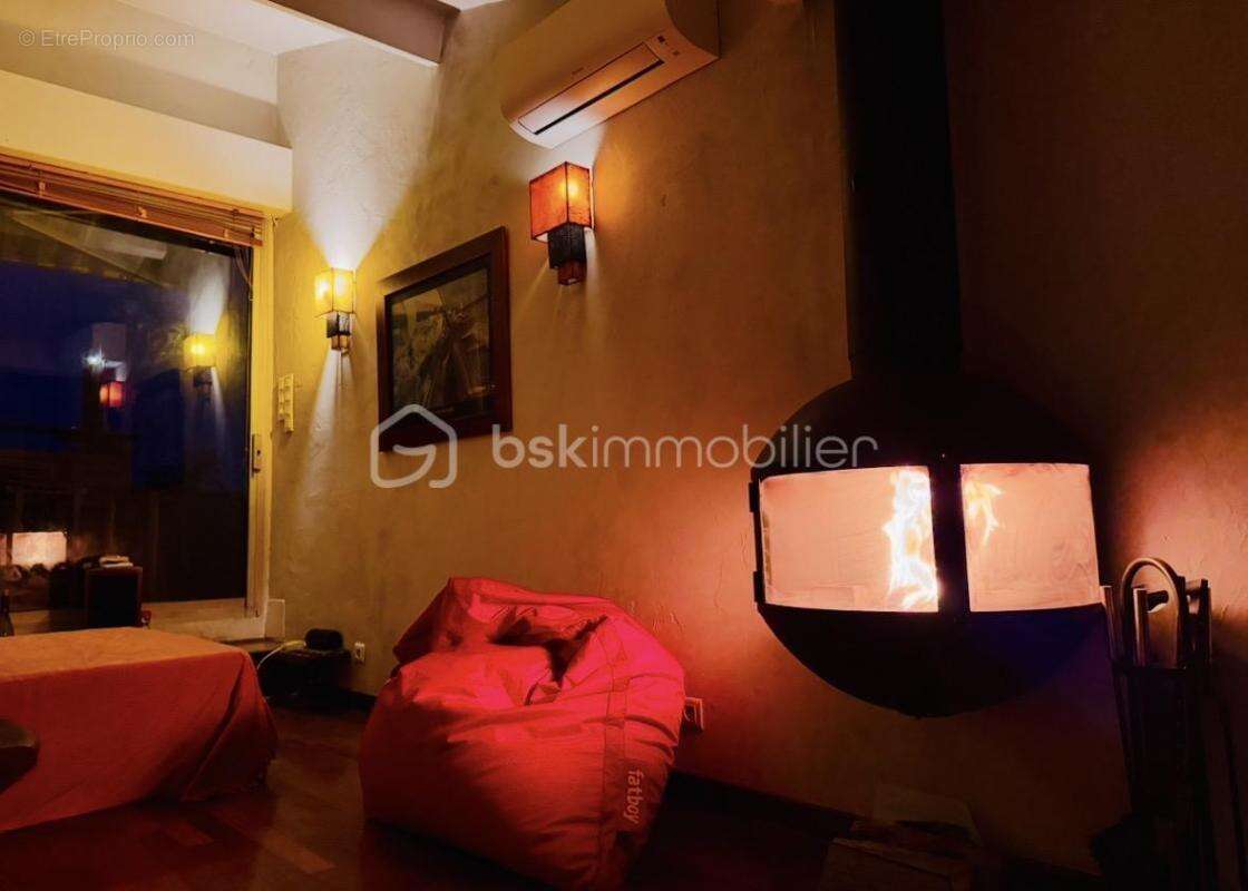 Appartement à MARSEILLE-8E