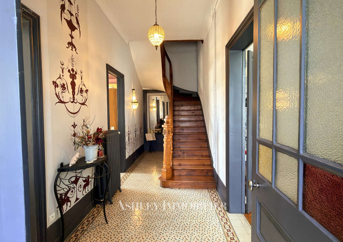 À vendre - rare maison charme 1930 - spa - jardin - 5 chambres - nieul-sur-mer - photo 2