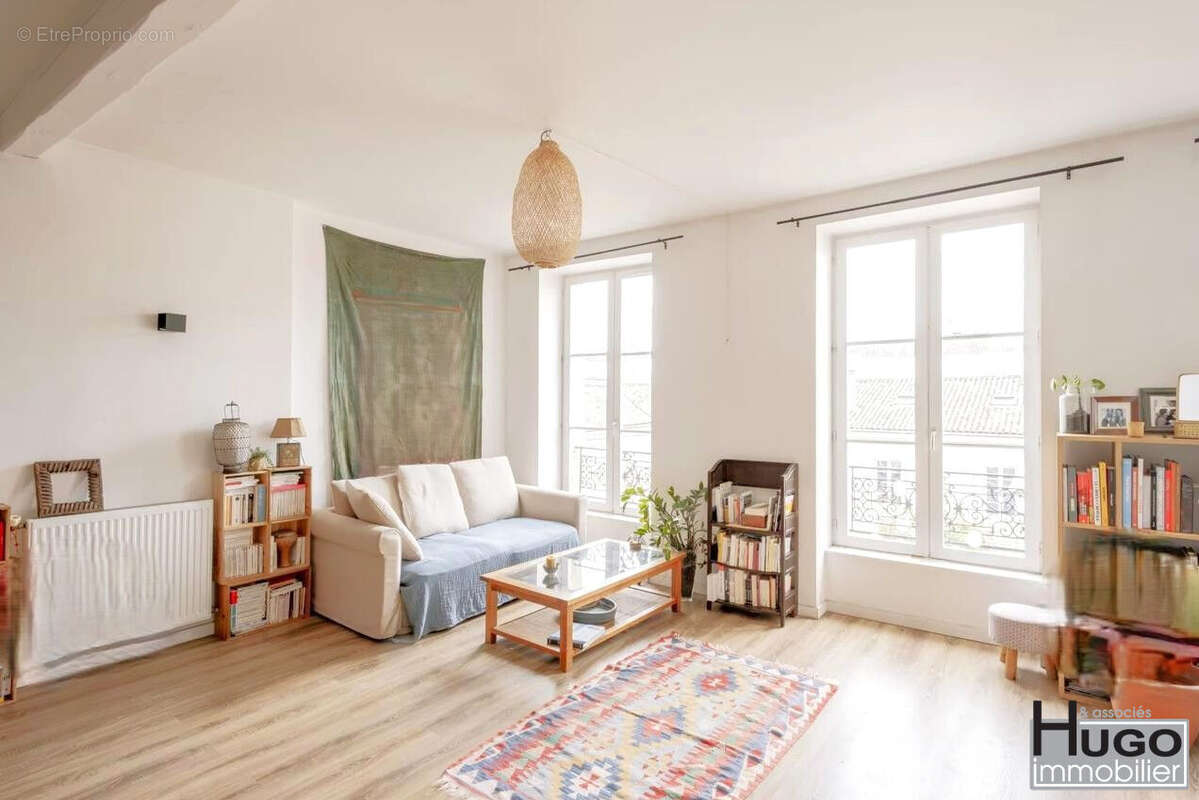 Bordeaux- proche du lycee montaigne et de la victoire- appartement t3 lumineux vendu libre ! - photo 10