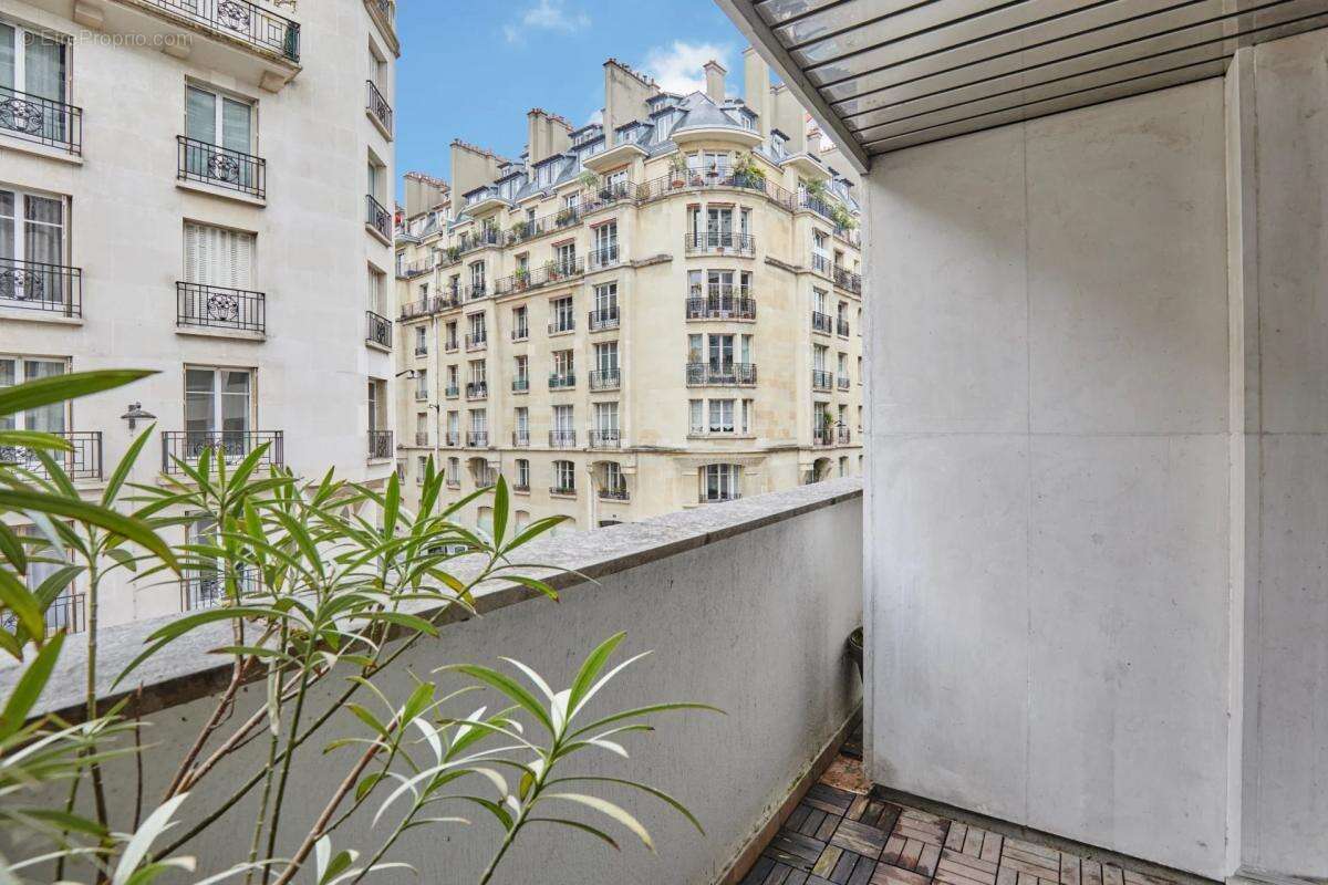 Appartement à PARIS-7E
