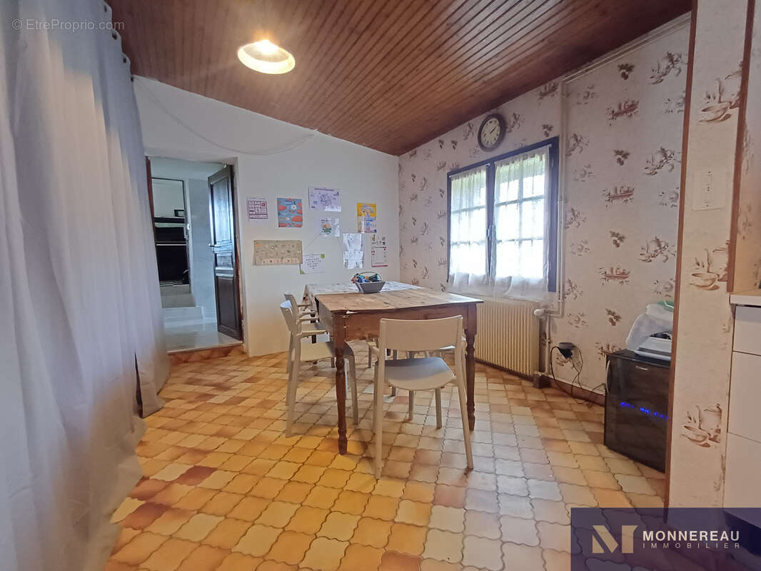 Maison à BAIGNES-SAINTE-RADEGONDE