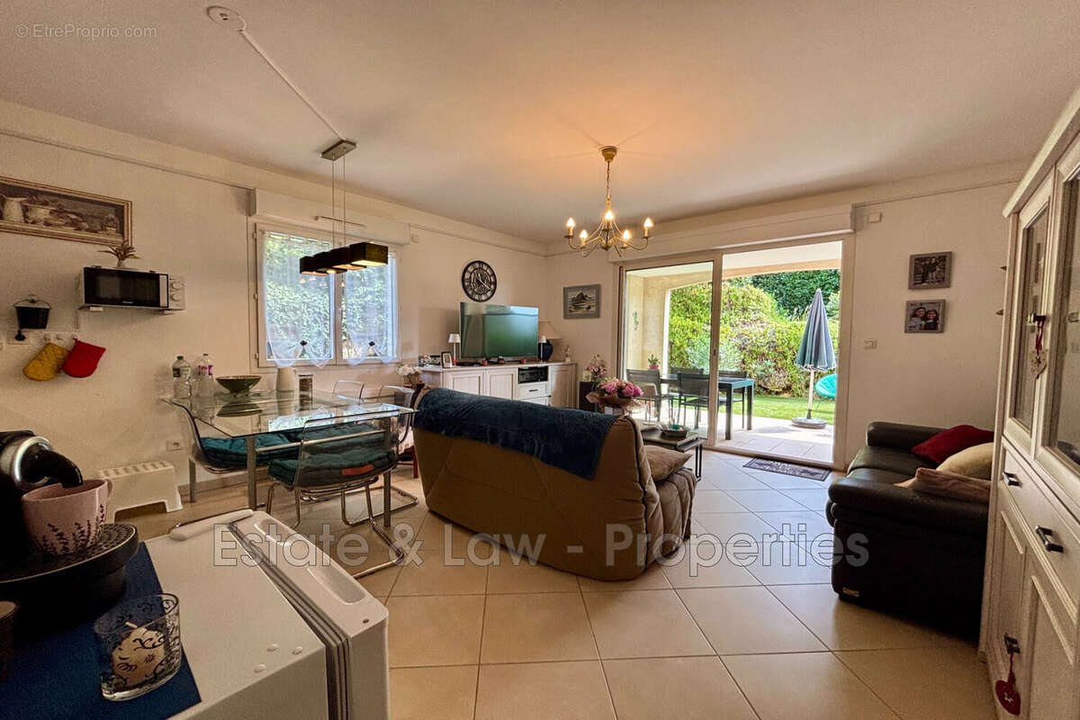 Appartement à LES ISSAMBRES