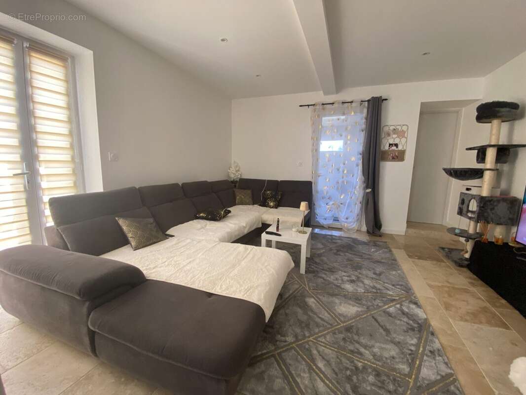 Appartement à BOURG-DE-PEAGE