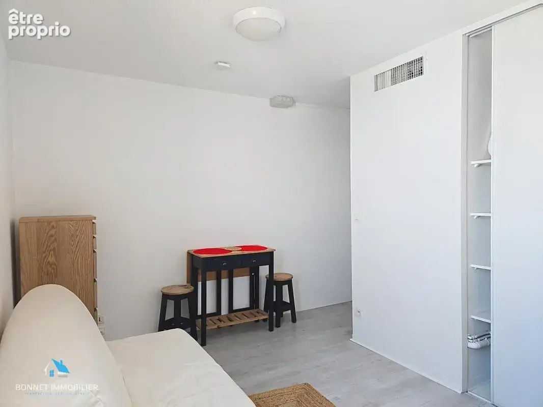 Studio 19 m² loué sans bail commercial - photo 2