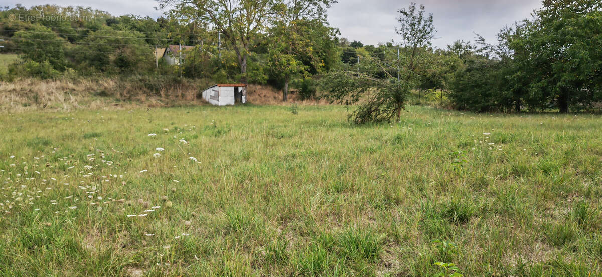 Terrain constructible 1943m2 - photo 2