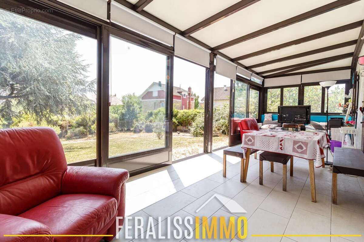 Maison familiale de 220 m2 avec sous-sol total et double gar - photo 18