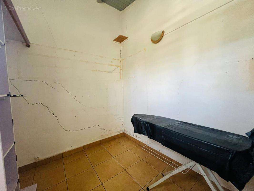 Commerce à POINTE-A-PITRE