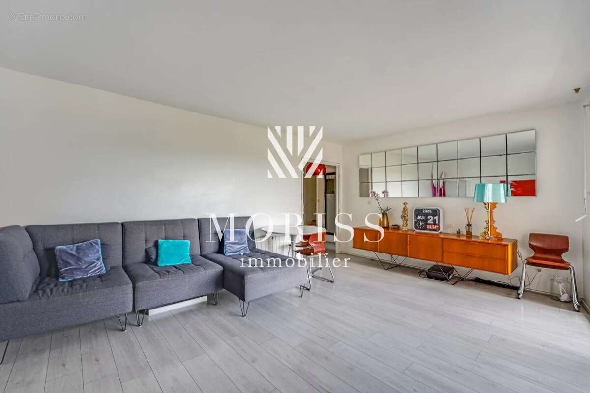 Appartement à PARIS-14E