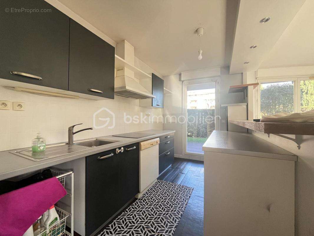 T3 spacieux en rez-de-jardin – Résidence sécurisée – Garage avec atelier - photo 3