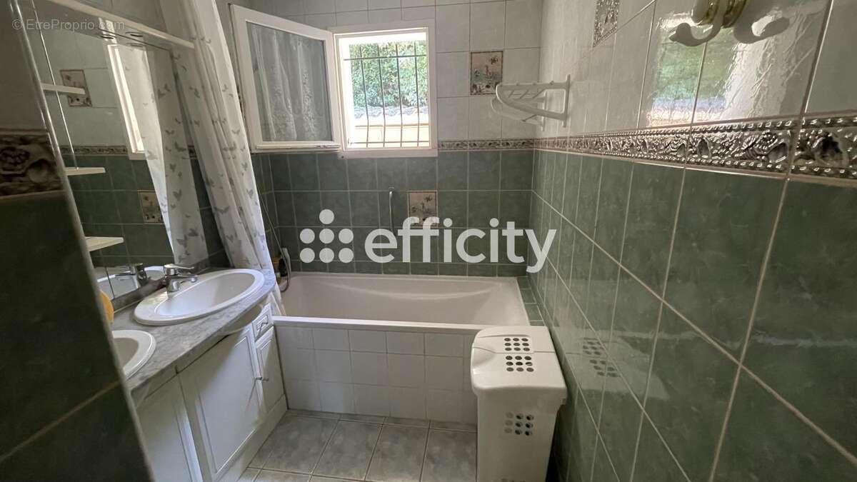 Maison 75 m² à Apt  - photo 11