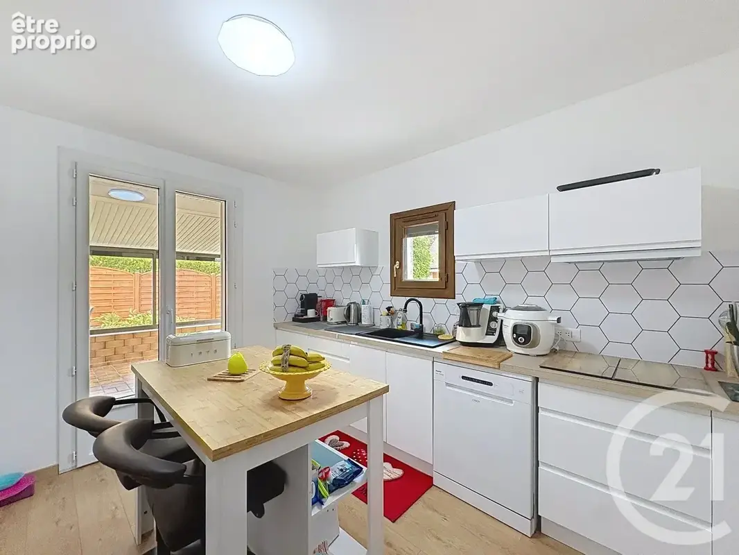 Maison 5 pièces 200 m² à vendre à Saint-Julien-Les-Villas (10800) - photo 5