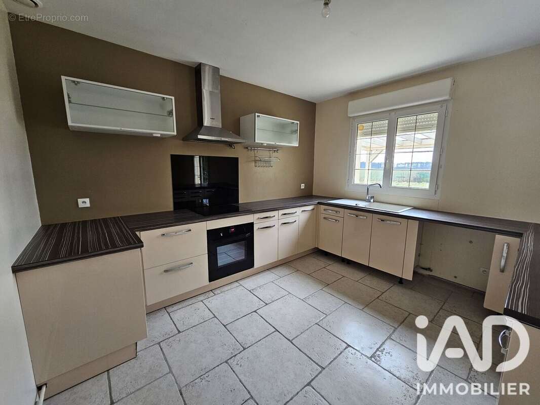 Maison 136 m² à Egriselles-Le-Bocage  - photo 8