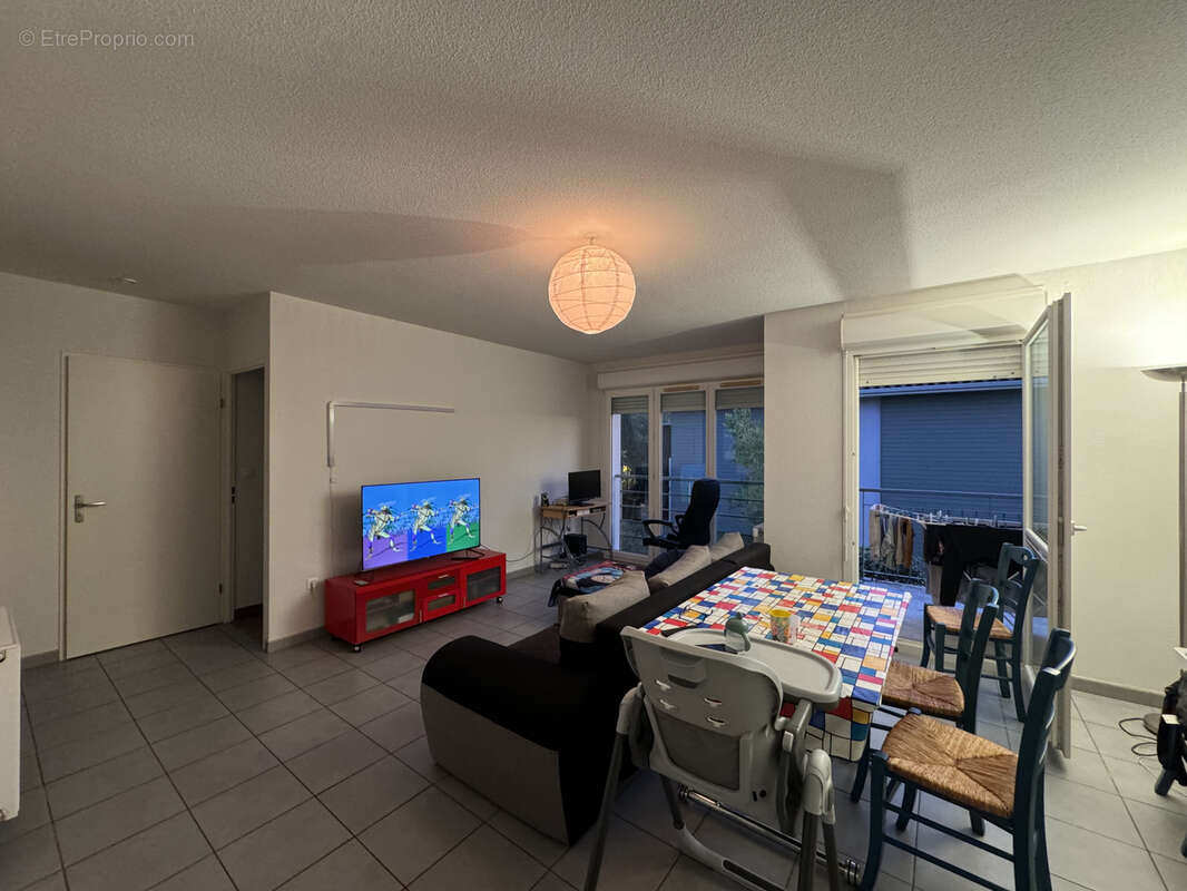 Appartement à FROUZINS