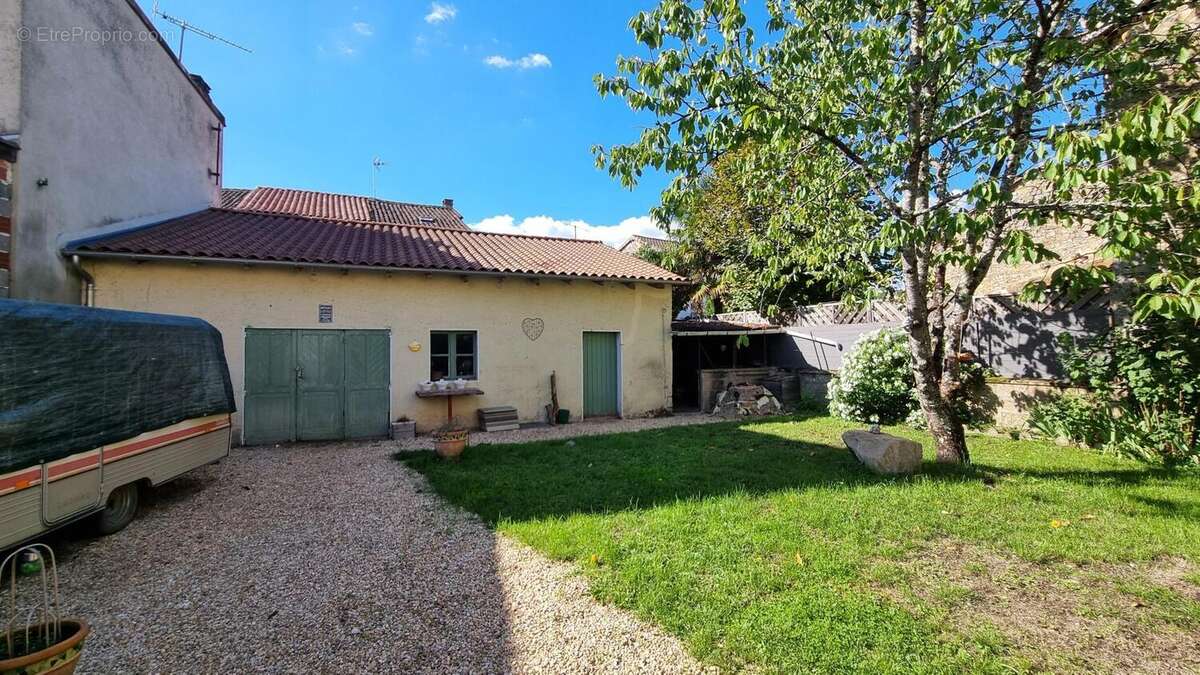 Maison centre bourg - photo 14