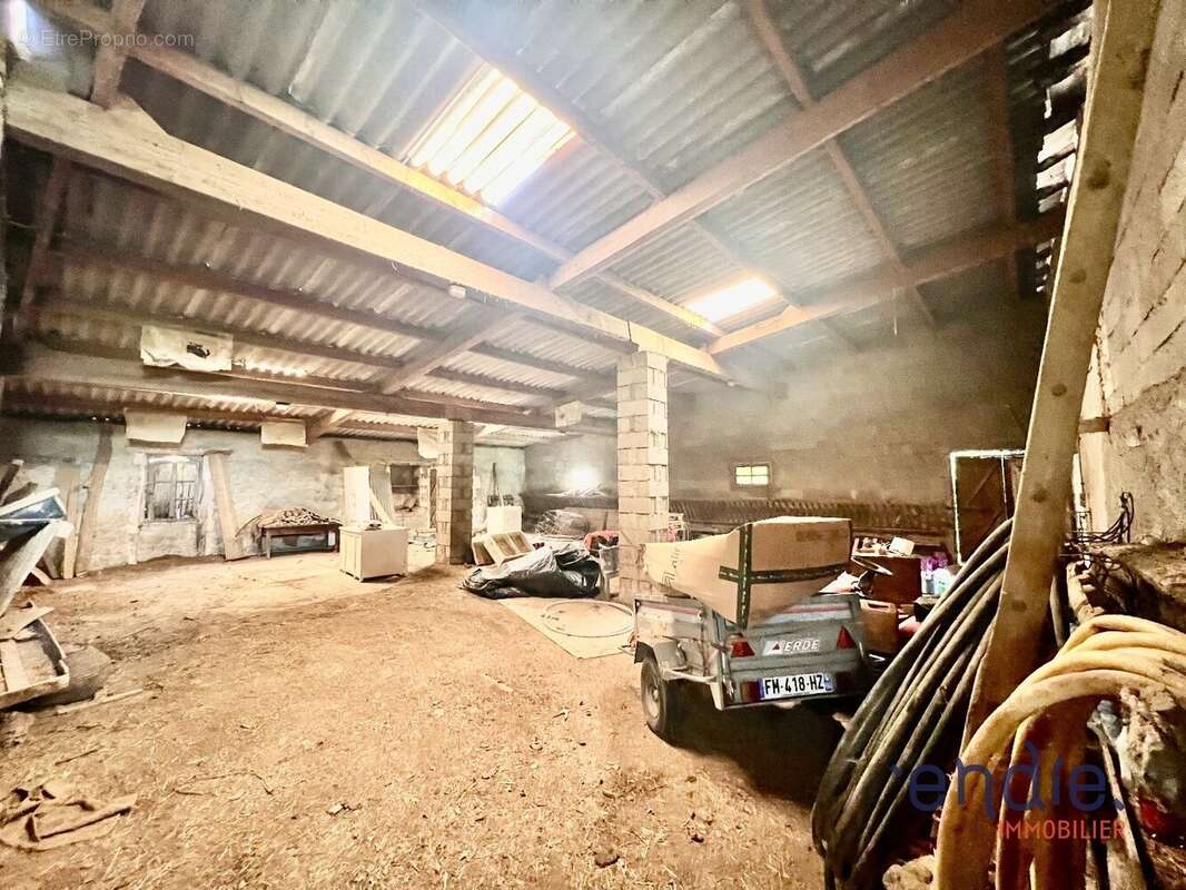 Maison à CHAMPAGNE-SAINT-HILAIRE