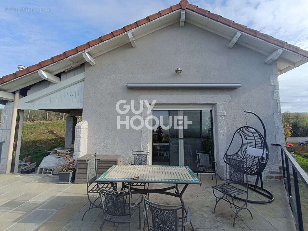 Maison à SALT-EN-DONZY