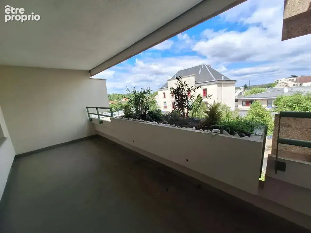 Trappes centre – appartement t2 rénové avec balcon – proche gare - photo 3