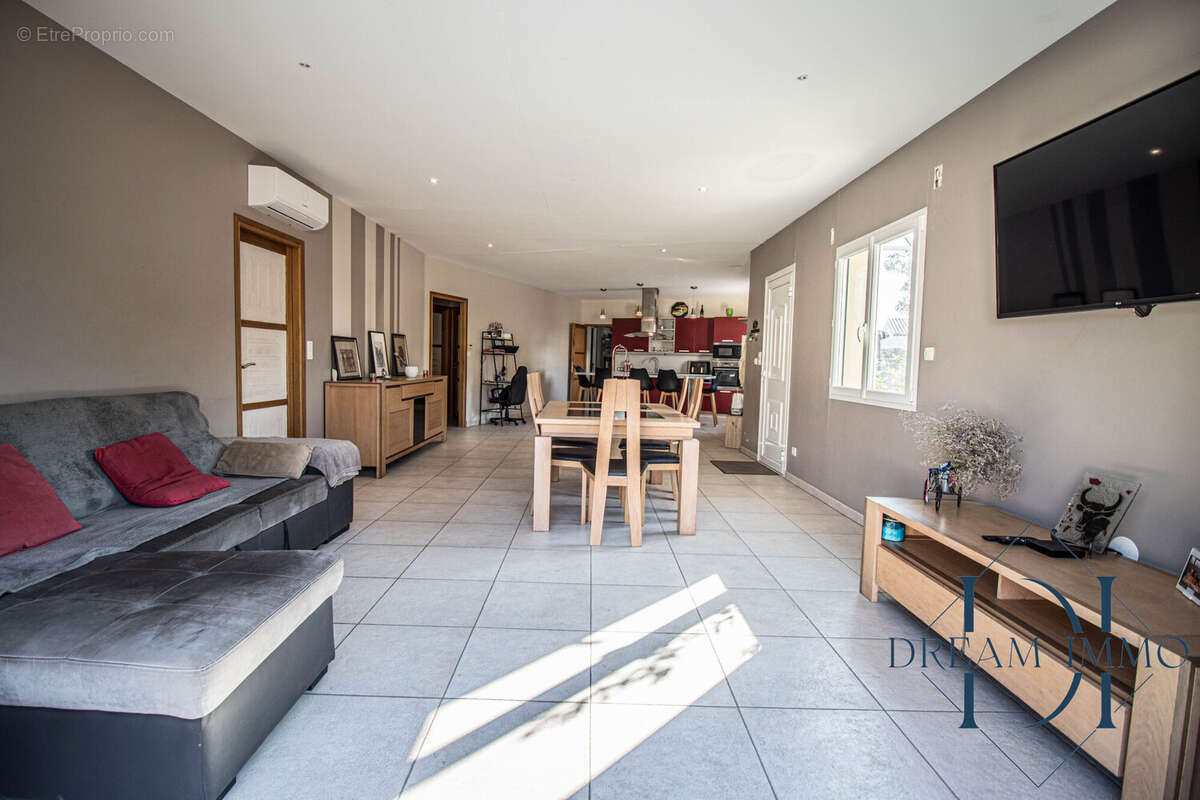 Maison à VILLENEUVE-LES-MAGUELONE