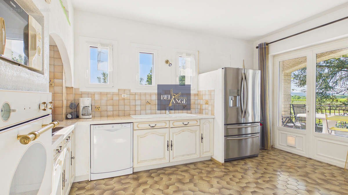 Maison à BERRIAS-ET-CASTELJAU