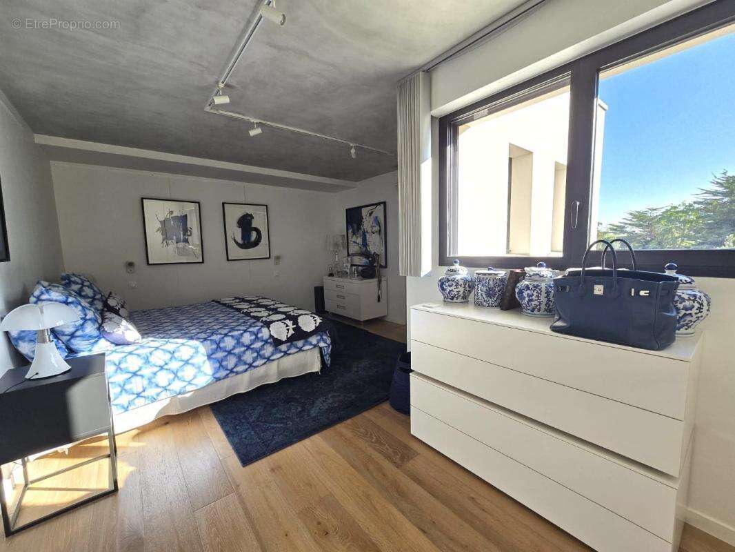 Appartement à VILLE-D'AVRAY