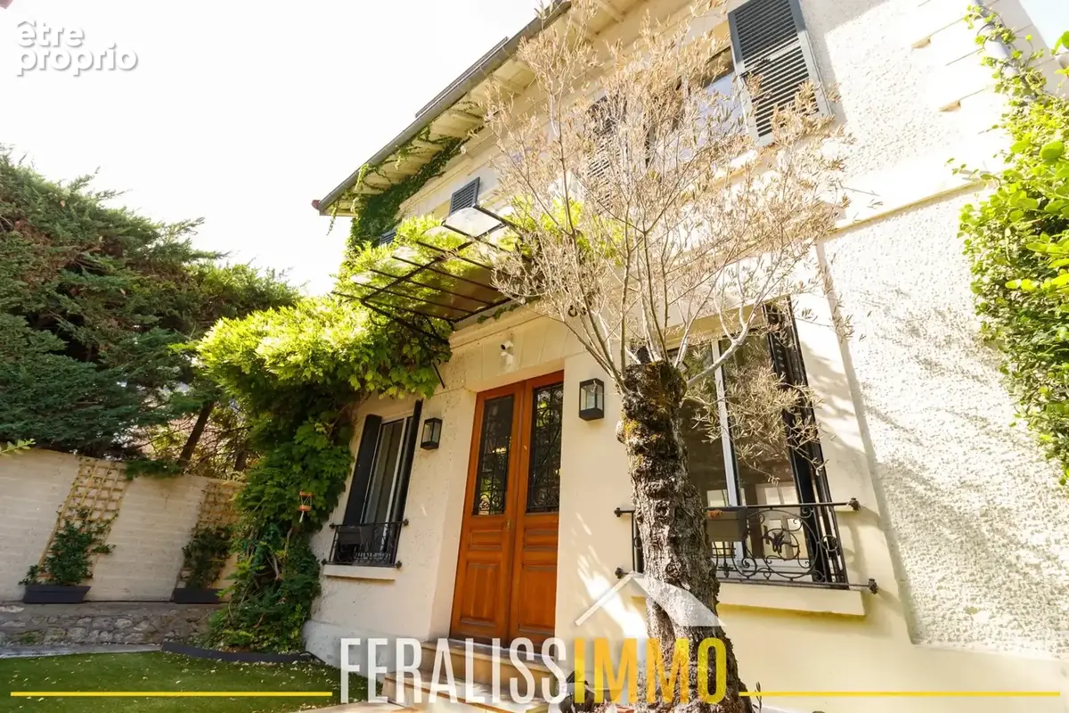 Maison de charme rénovée avec goût, 3 chambres + bureau + an - photo 16