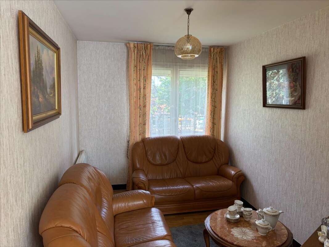 Maison 82 m² à Saint-Georges-Les-Baillargeaux  - photo 3