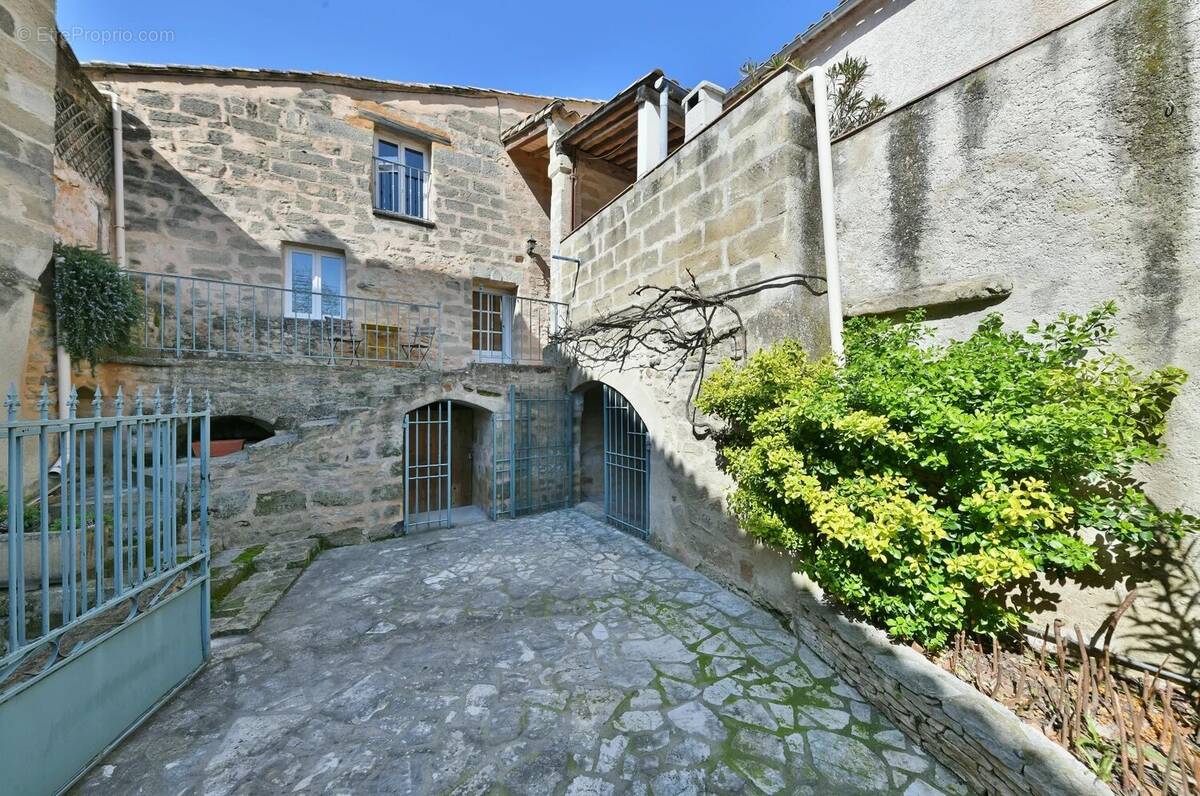 Maison à UZES