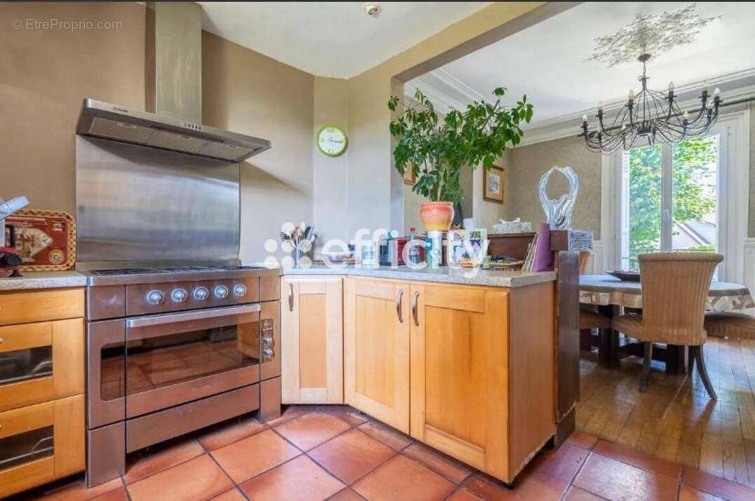 Maison 176 m² à Gagny  - photo 8