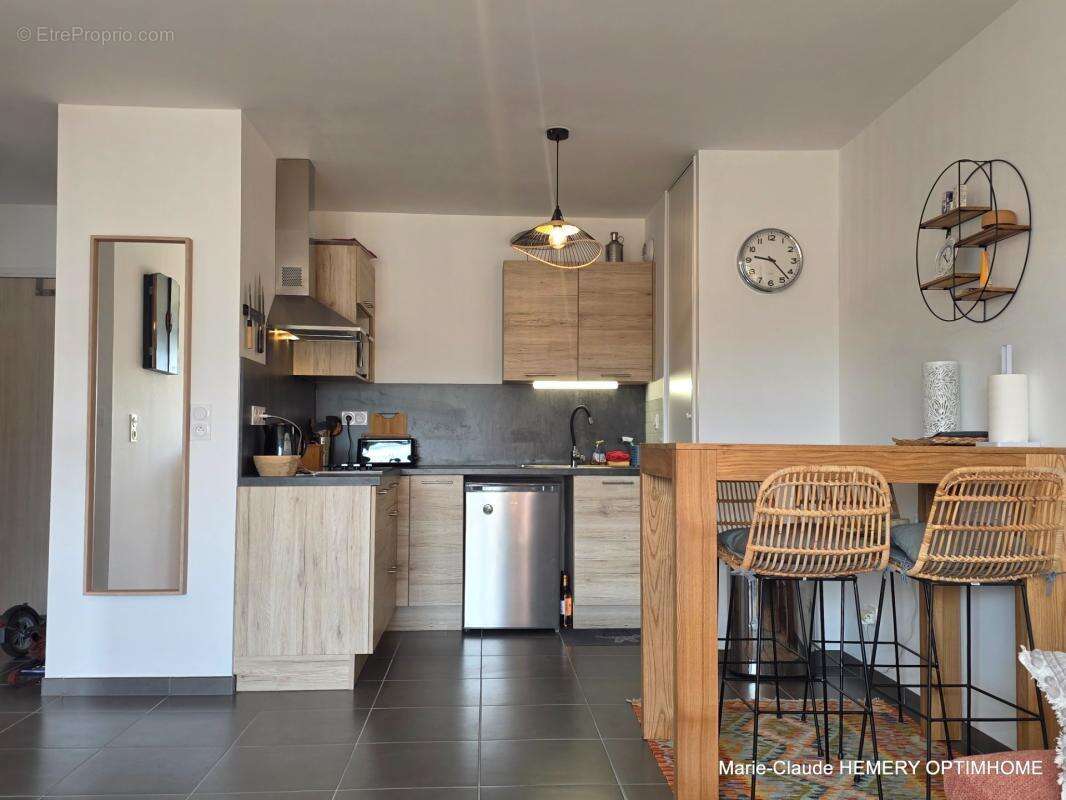 Dinard Médiathèque, appartement T2 de 50.08 m² exposé Sud Est au quatrième étage avec ascenseur. Cave et garage - photo 4